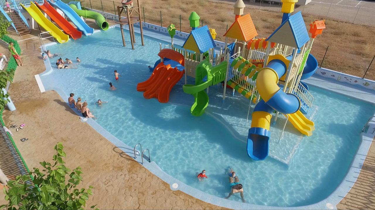 Camping Y Bungalows Monmar 몬코파르 외부 사진